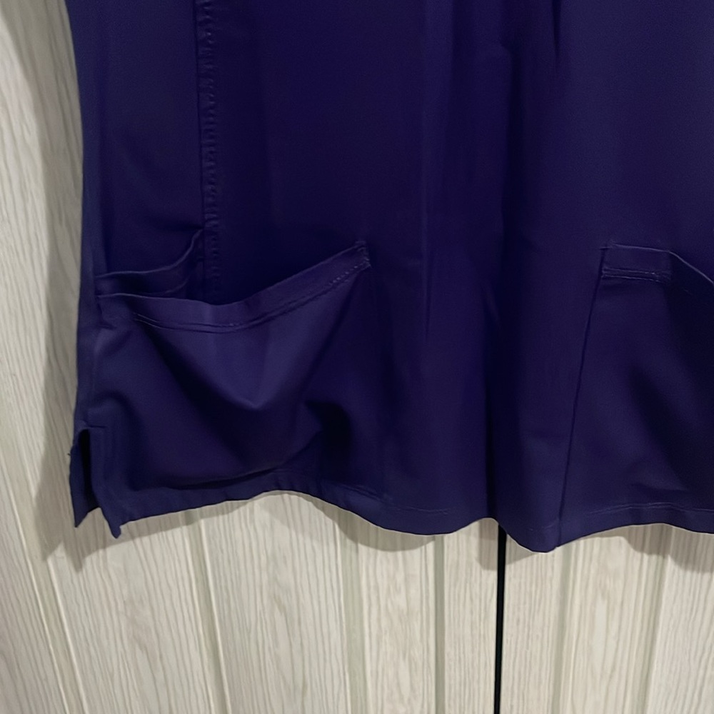 Scrub top - Picture 3 of 3